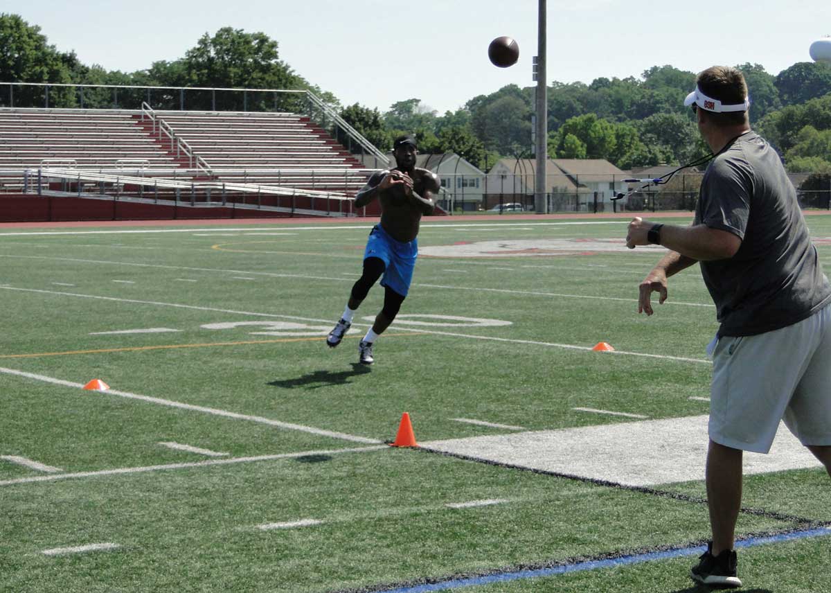 Elite Football One-on-One Personal Instructional Camps | Reading PA